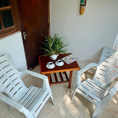 The Breeze Mirissa Bed and Breakfast Buitenkant foto
