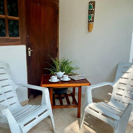 The Breeze Mirissa Bed and Breakfast Buitenkant foto