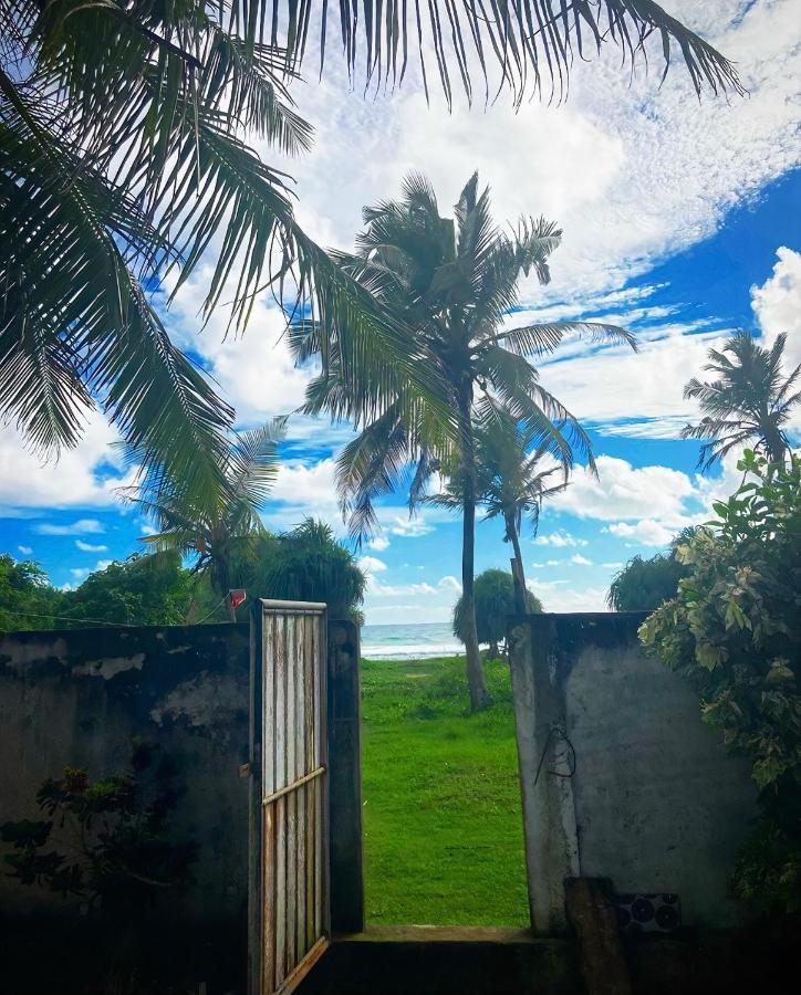 The Breeze Mirissa Bed and Breakfast Buitenkant foto