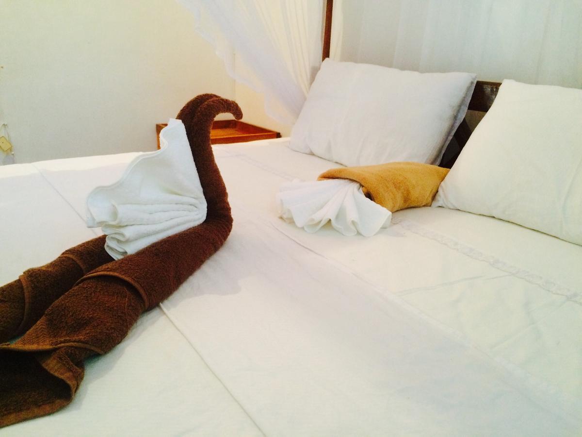 The Breeze Mirissa Bed and Breakfast Buitenkant foto