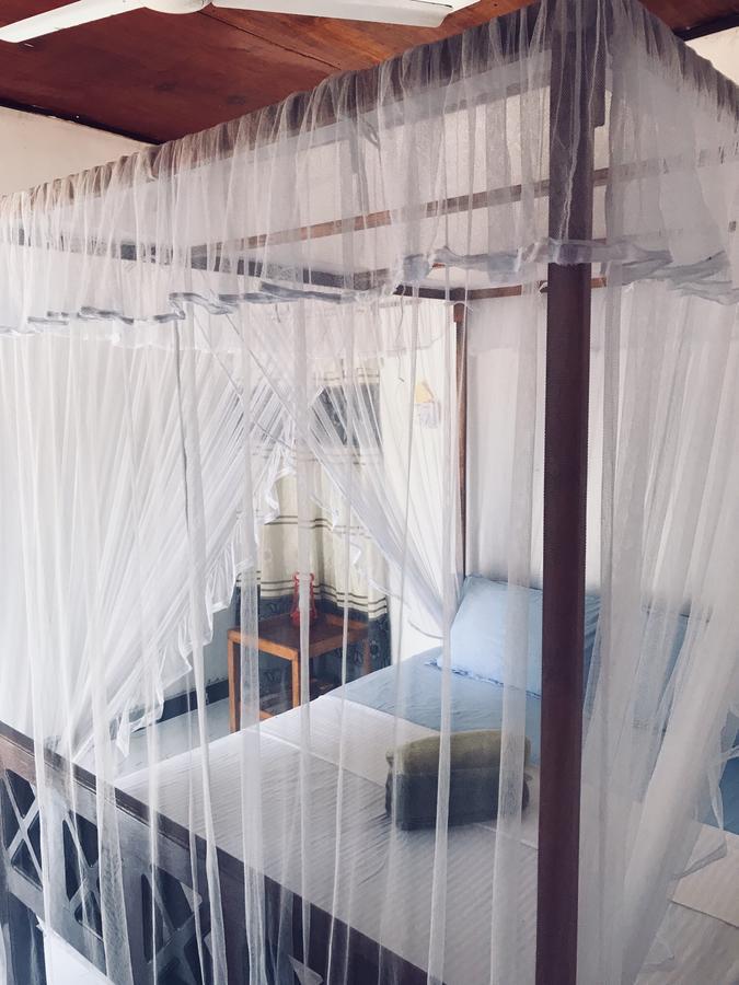 The Breeze Mirissa Bed and Breakfast Buitenkant foto
